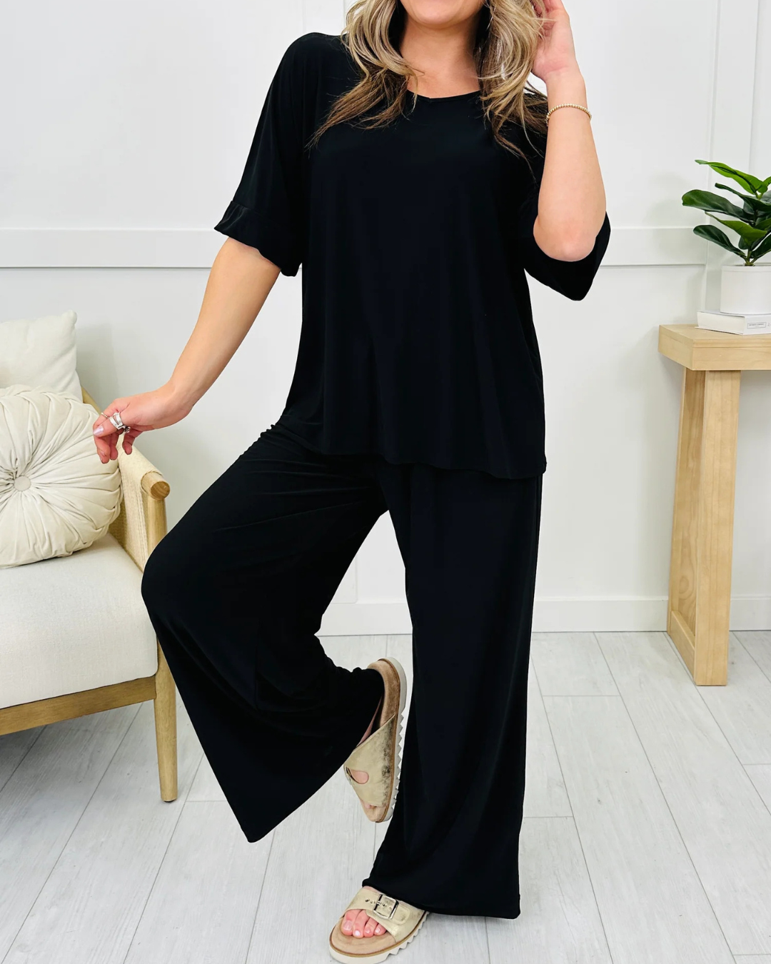 Set Feminin Larg cu Pantaloni Largi și Potrivire Confortabilă