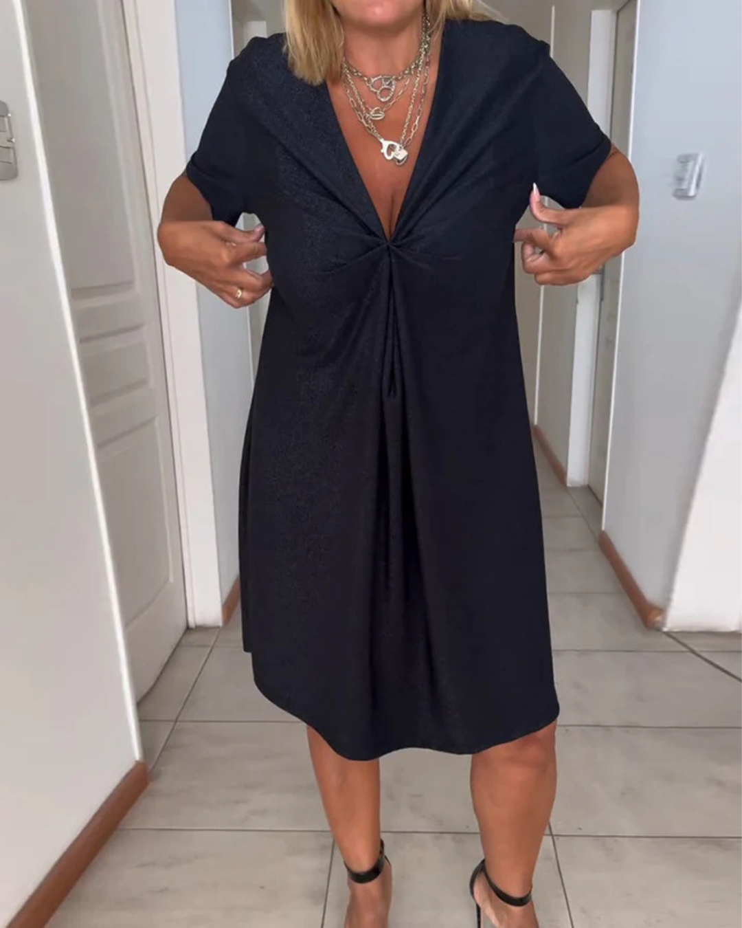 Rochie cu Mânecă Scurtă cu Volane pe Piept pentru Femei