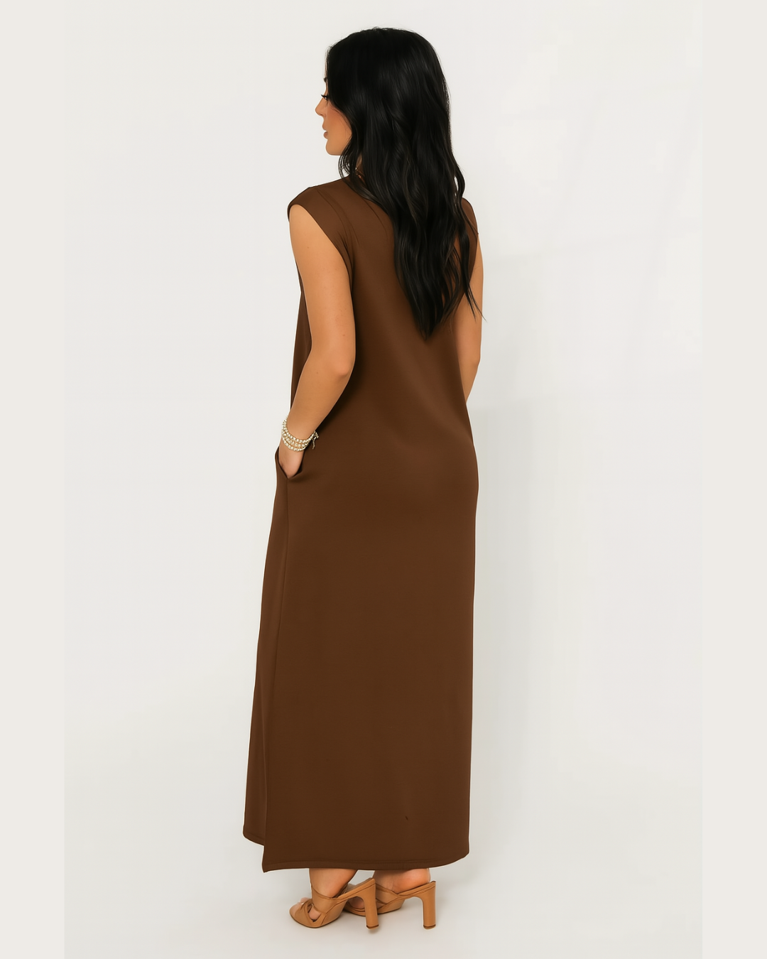 Rochie lungă și largă, cu buzunare laterale