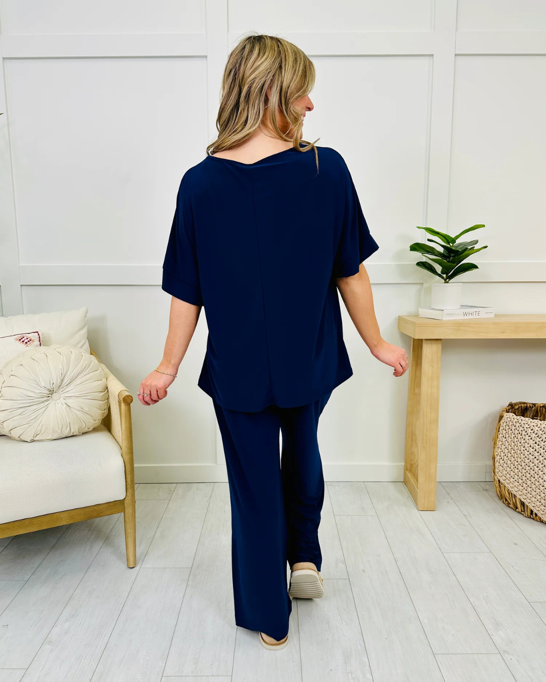 Set Feminin Larg cu Pantaloni Largi și Potrivire Confortabilă