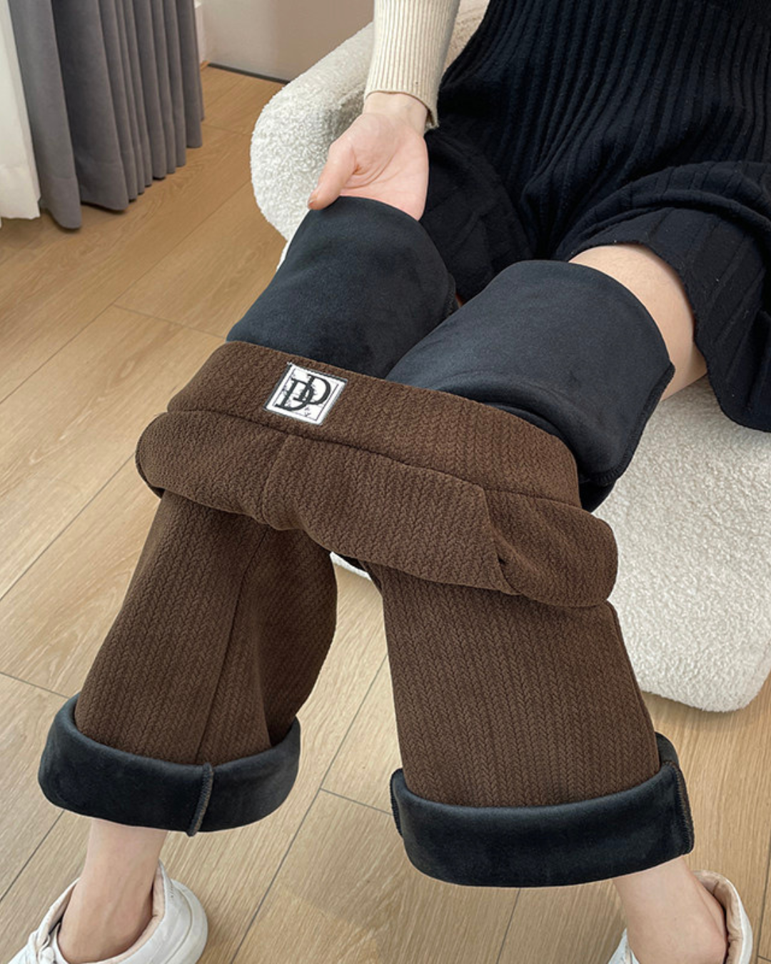 Pantaloni în angajat cu picior lat și captușeală din fleece 