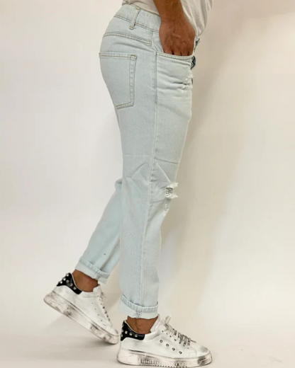 Pantaloni Blugi cu o Ușoară Ruptură la Genunchi 