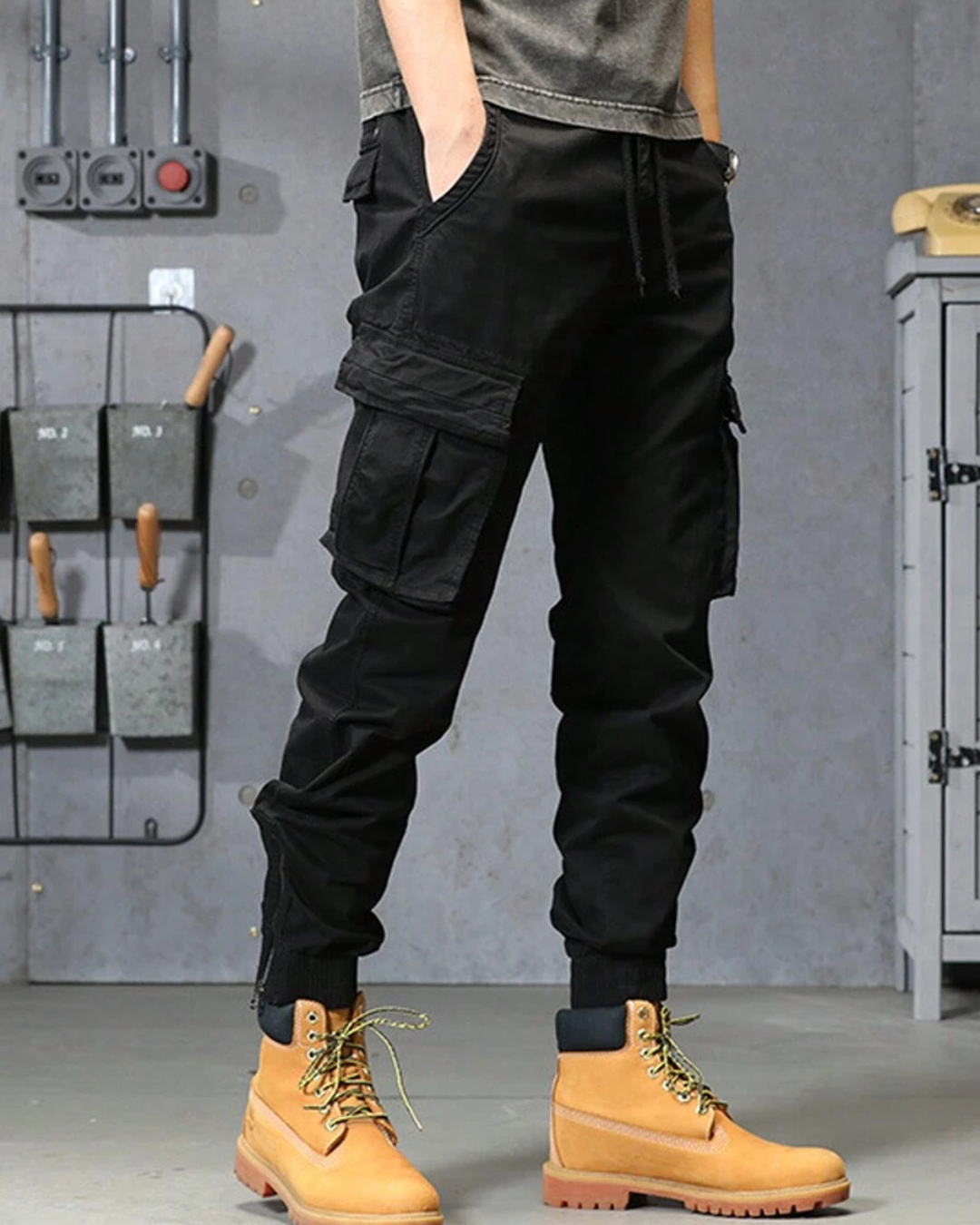 Pantaloni Cargo pentru Bărbați cu Croială Regulară și Buzunare cu Nasturi, Design Casual și Talie Reglabilă 