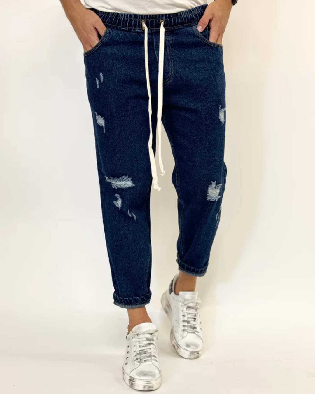 Blugi Cropped cu Șireturi și Tăieturi