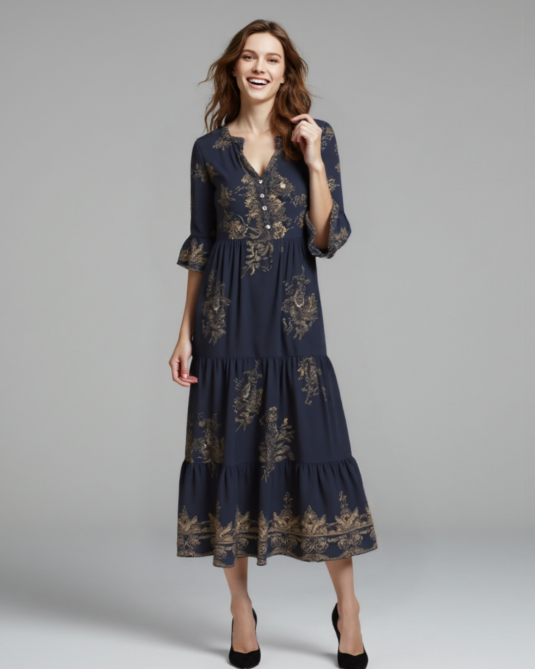 Rochie boemă cu imprimeu auriu și decolteu în V