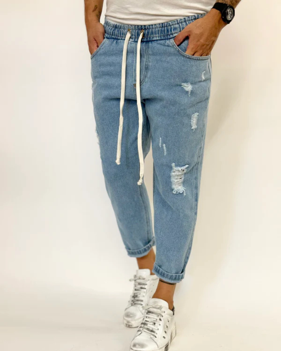 Blugi Cropped cu Șireturi și Tăieturi