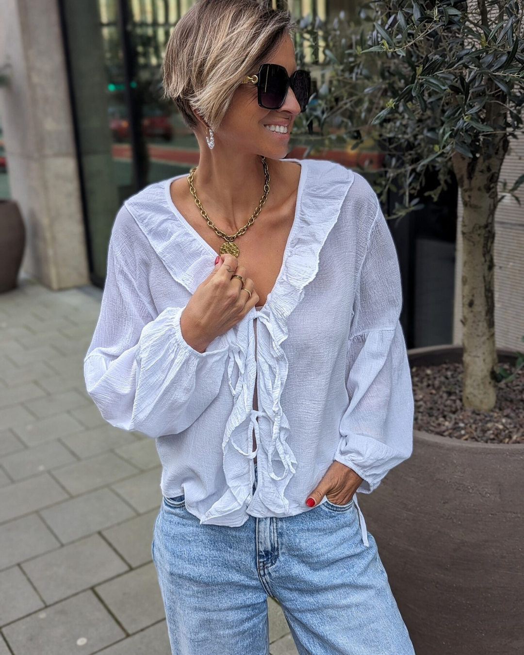 Bluză cu Volane, cu Fundiță în Față, din țesătură Ușoară și Mâneci Bufante