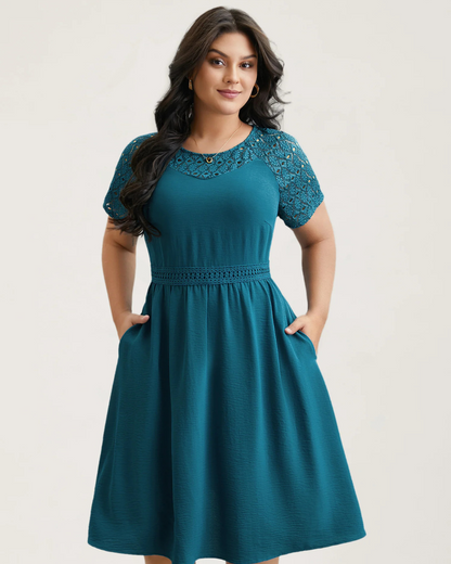 Rochie midi cu buzunare și mâneci scurte cu decupaje din dantelă®