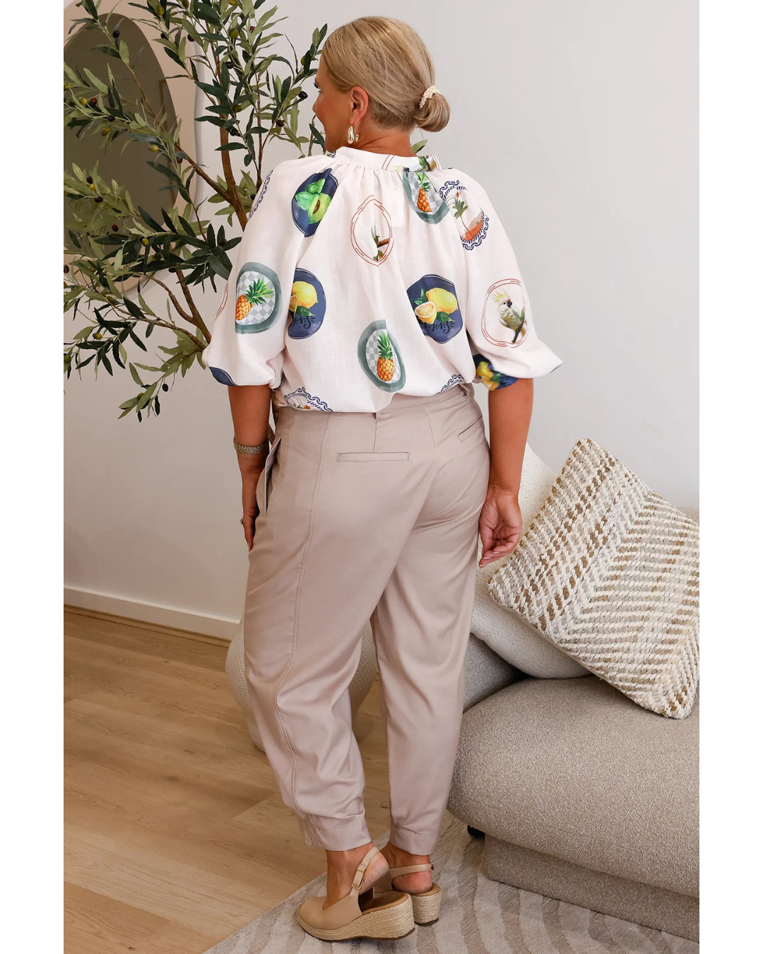 Pantaloni bărbătești pentru femei 