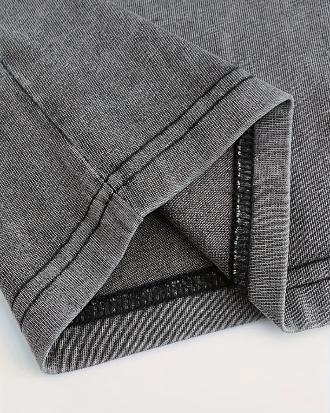 Pulover cu Efect Spălat, cu o Croială Relaxată și un Stil Urban Contemporan