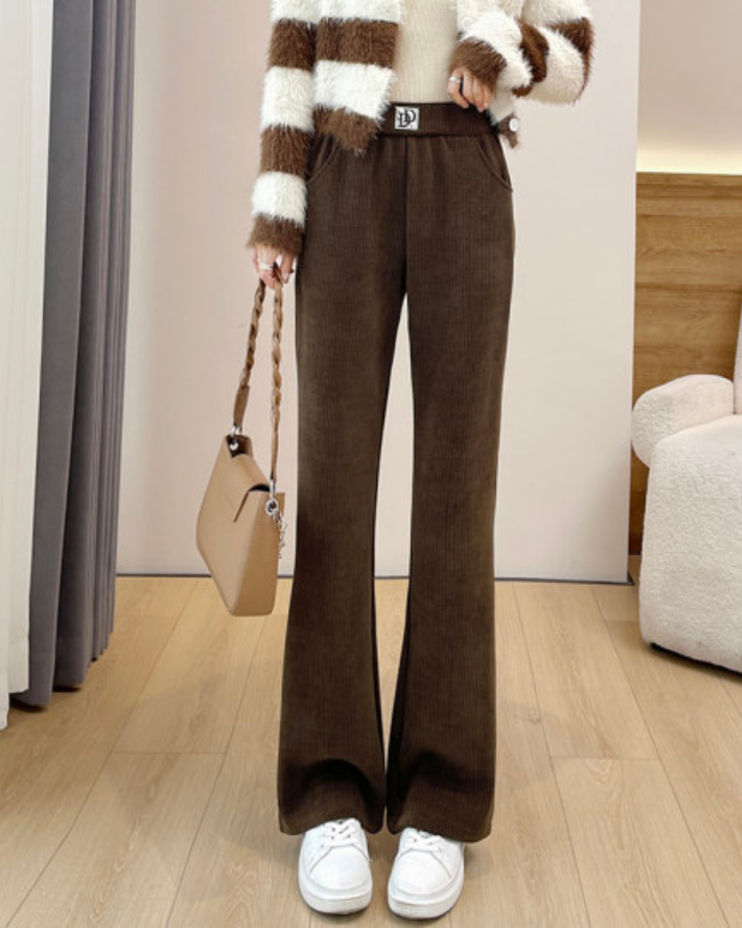 Pantaloni în angajat cu picior lat și captușeală din fleece 